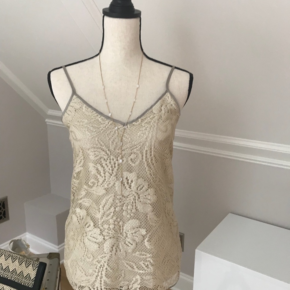 Banana Republic Heritage Lace camisole top. Size Small. NWT.